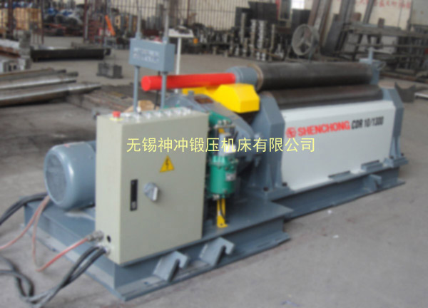 SW11-10x1300機(jī)械對稱式三輥卷板機(jī).jpg